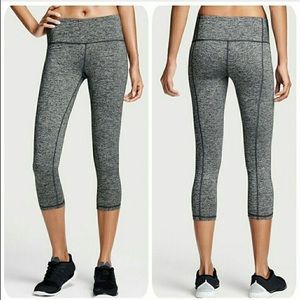 Victoria’s Secret Mid Rise Knockout Capri